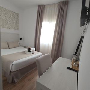 Budget Kamer met een King Size Bed